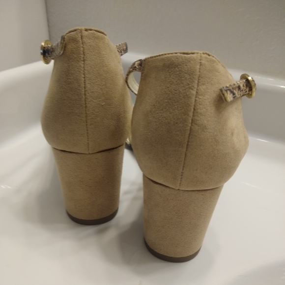 ANNE Klein Camila Snake Print Block Heel Sandals Size 6.5 - Picture 5 of 12